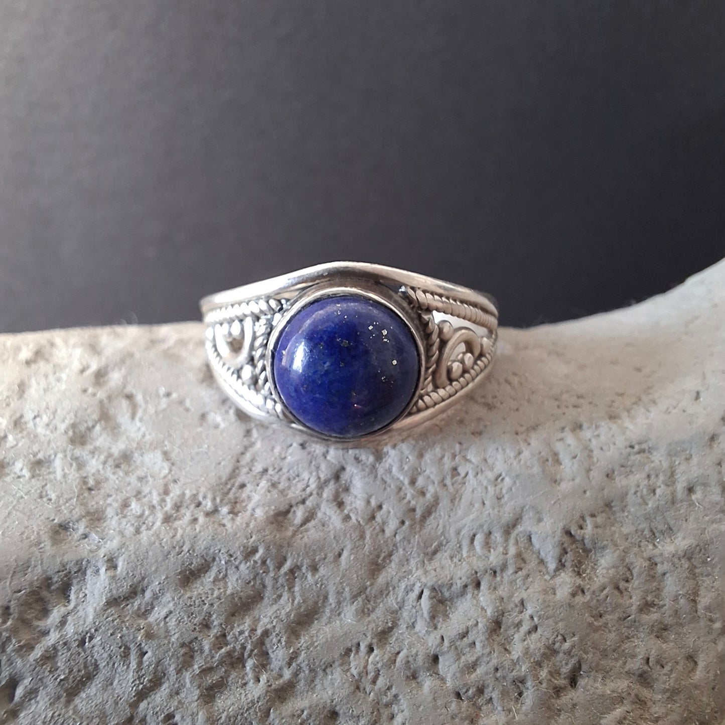 Vintage Ethnic Lapis Lazuli Sterling Silver Ring