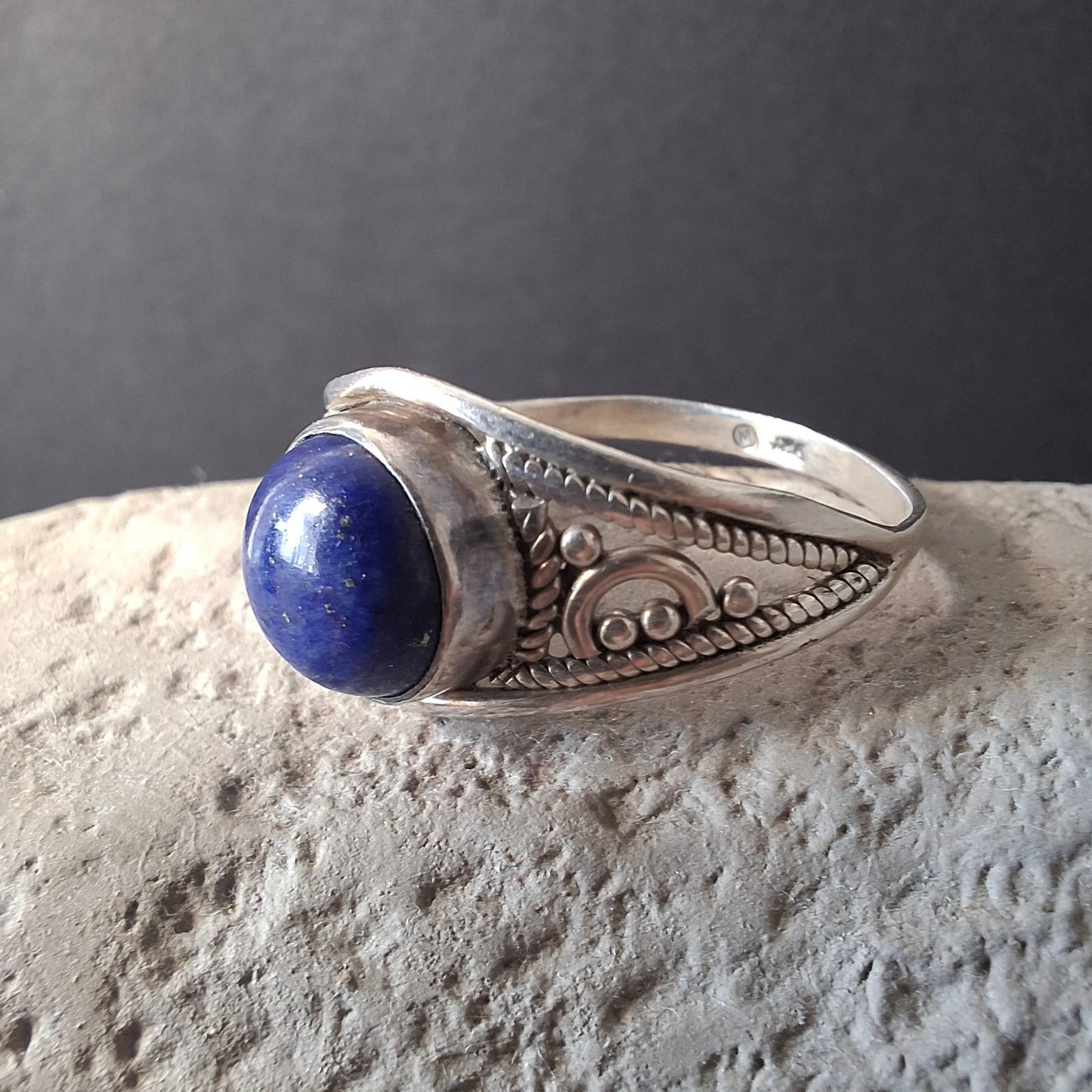 Vintage Ethnic Lapis Lazuli Sterling Silver Ring